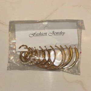 Fashion Jewelry Gold and Pearl Earring Collection